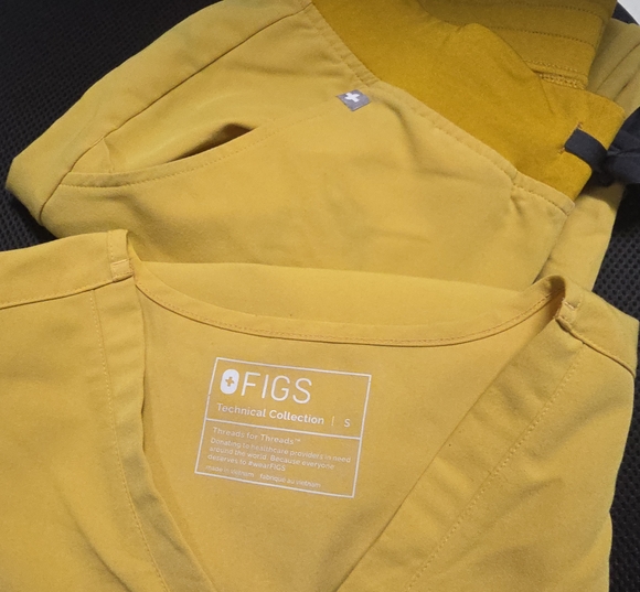 Figs Pants - Figs Scrub Set In Gold